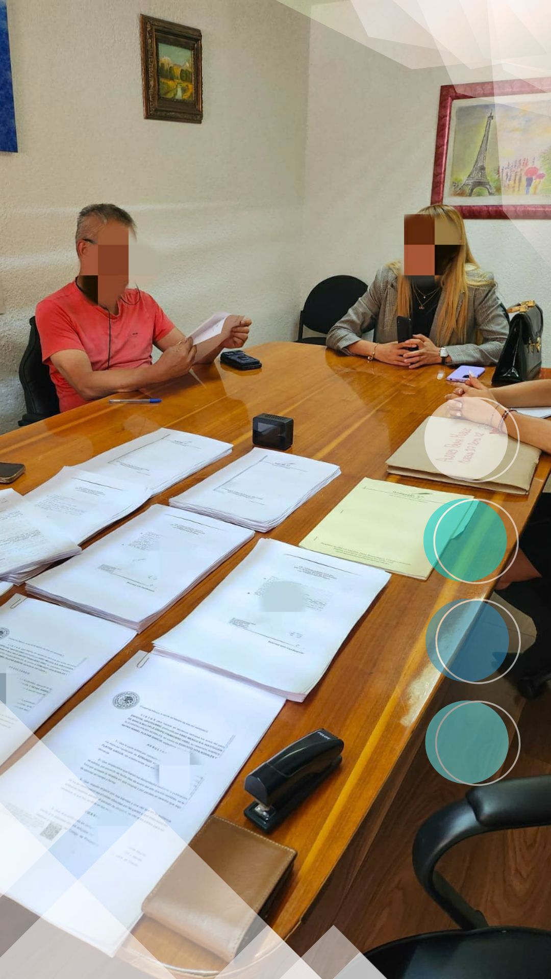Firma de documentos y entrega de llaves en un proceso concluido por Altaltium Real Estate Solutions